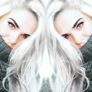 Meet your Posher, Chloe